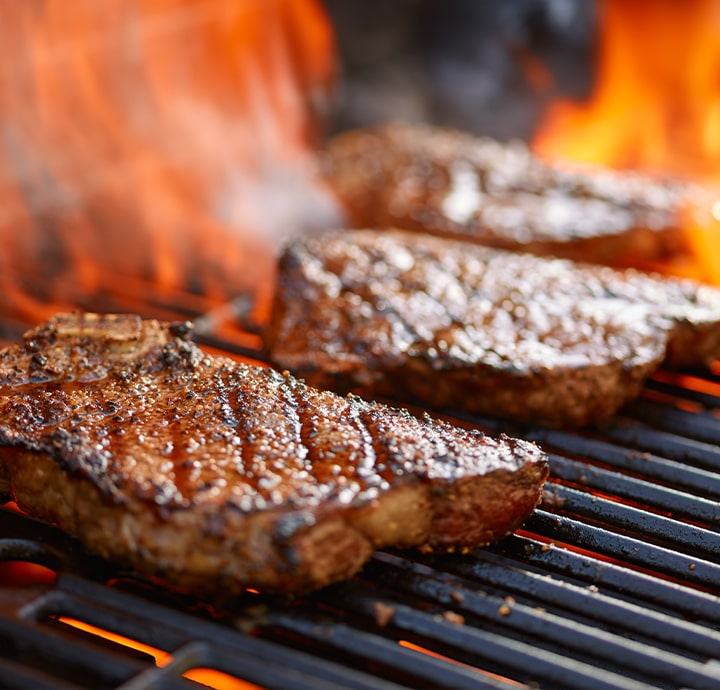 Steaks auf Grill